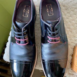 Ted Baker London black leather with patent cap toe Derby shoes
